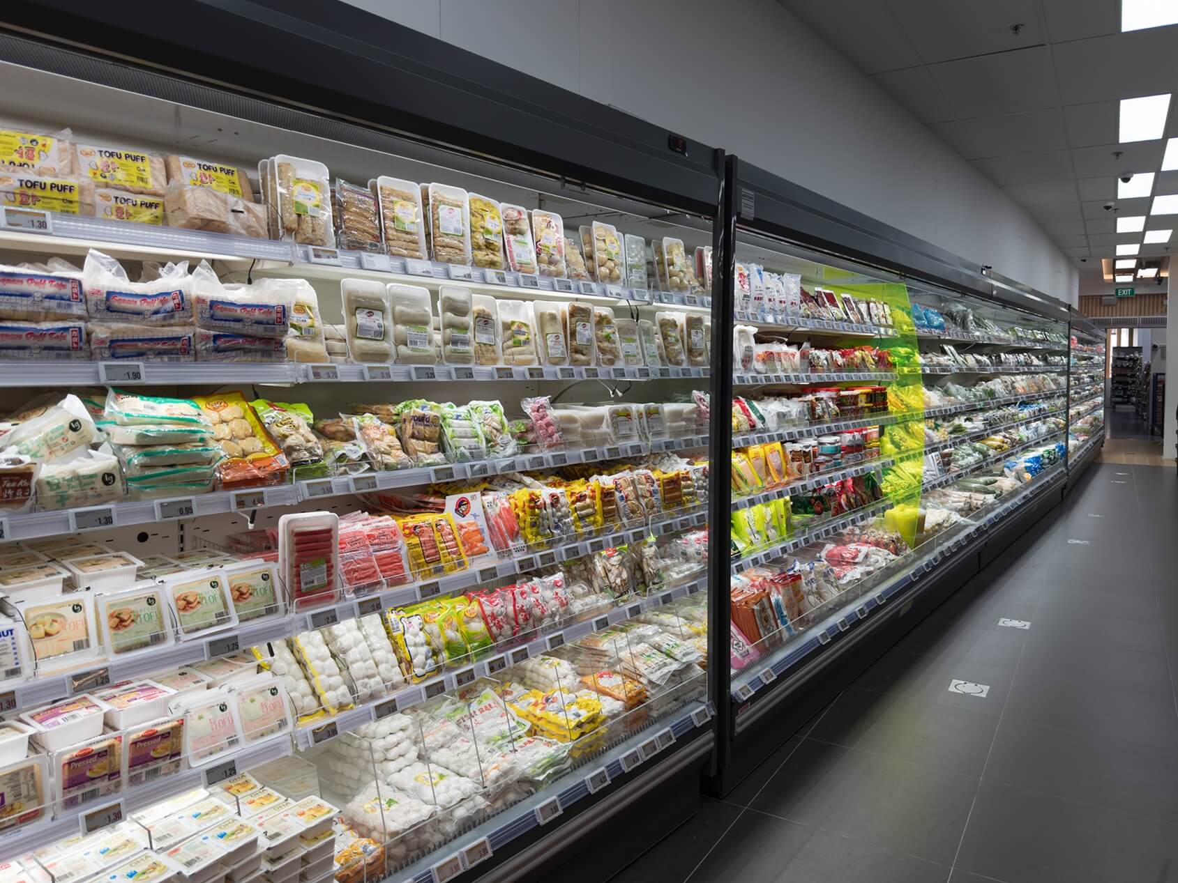 Why Display Fridges Matter for Supermarkets and Mini Marts